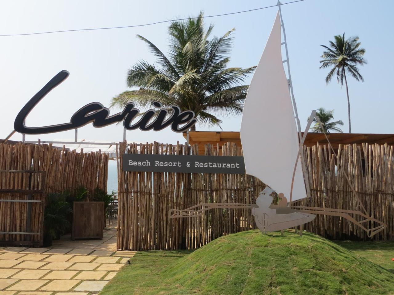 Larive Beach Resort Vagator Exterior foto