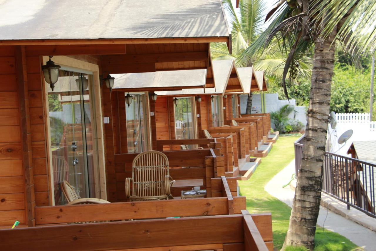 Larive Beach Resort Vagator Exterior foto