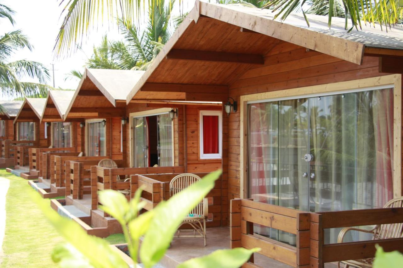Larive Beach Resort Vagator Exterior foto