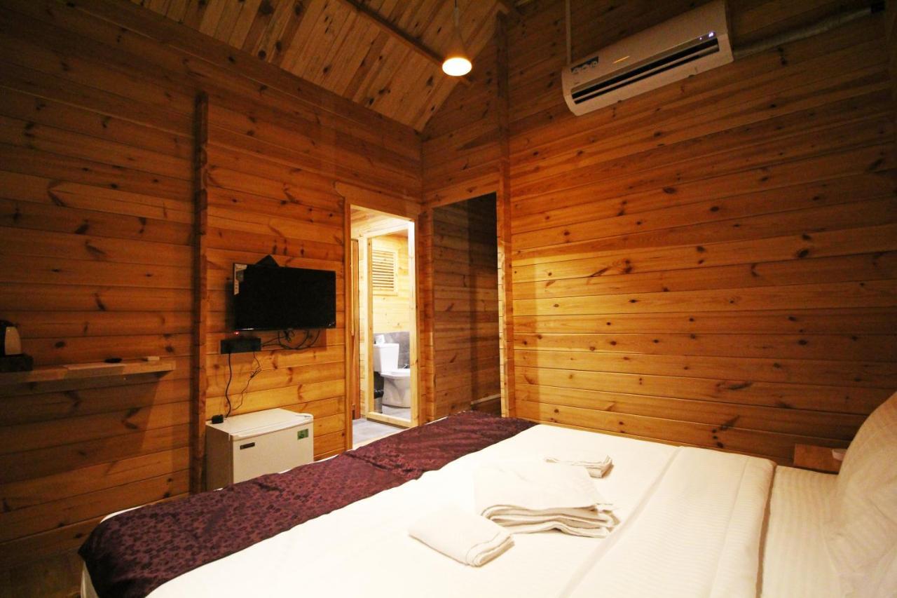 Larive Beach Resort Vagator Exterior foto