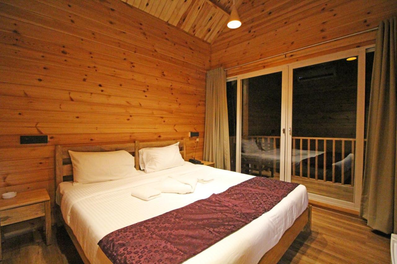 Larive Beach Resort Vagator Exterior foto