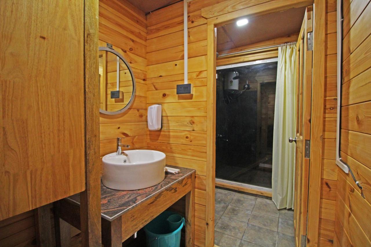 Larive Beach Resort Vagator Exterior foto