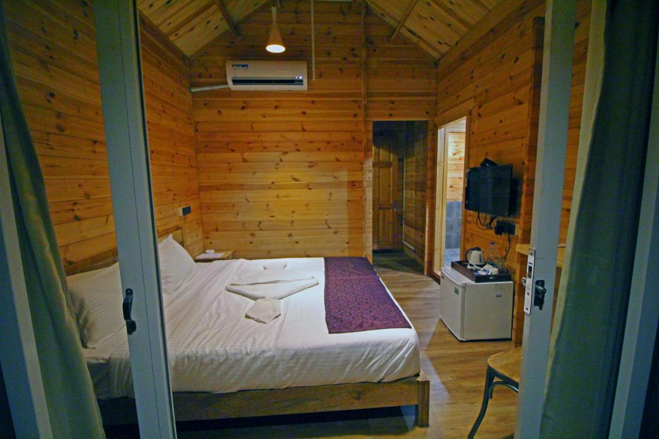 Larive Beach Resort Vagator Exterior foto