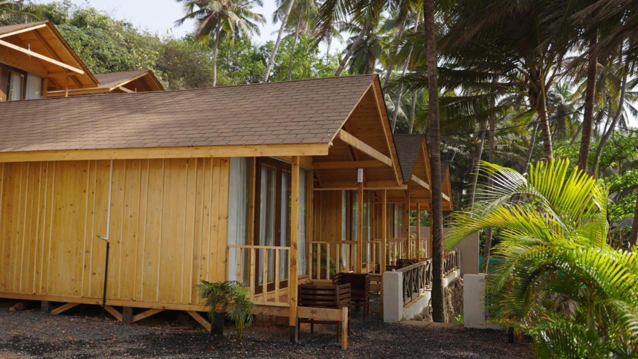 Larive Beach Resort Vagator Exterior foto