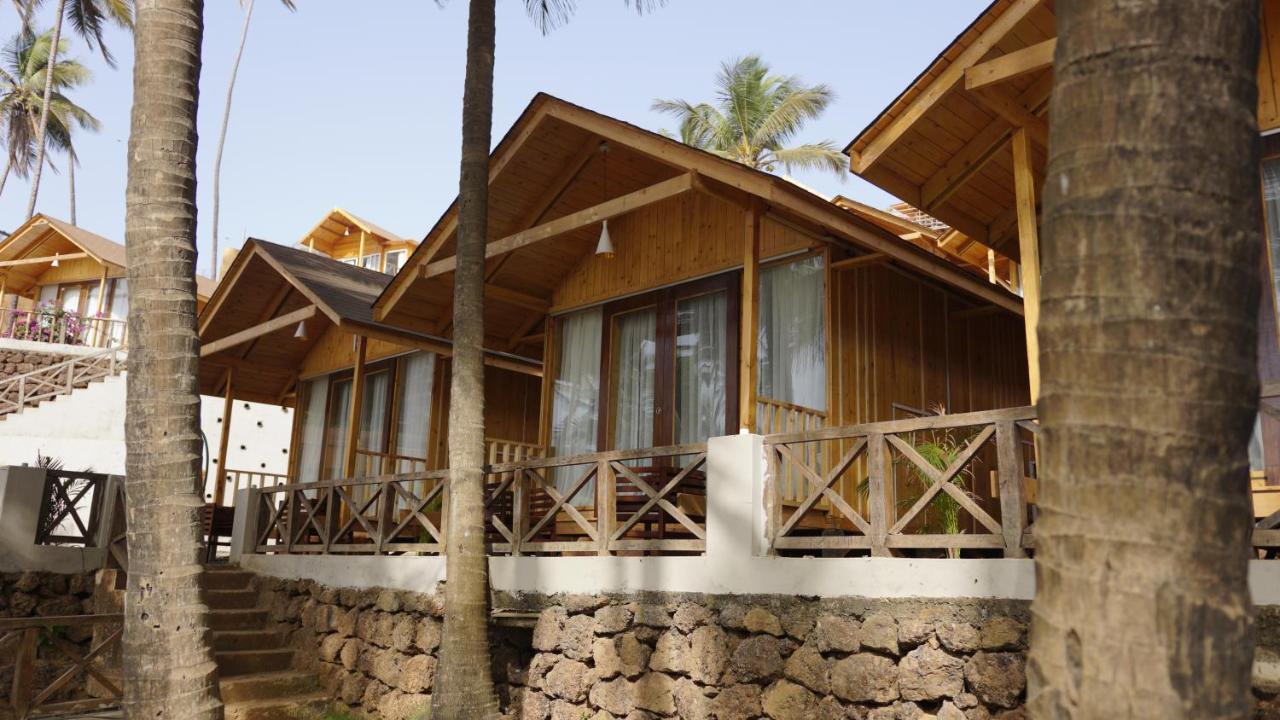 Larive Beach Resort Vagator Exterior foto